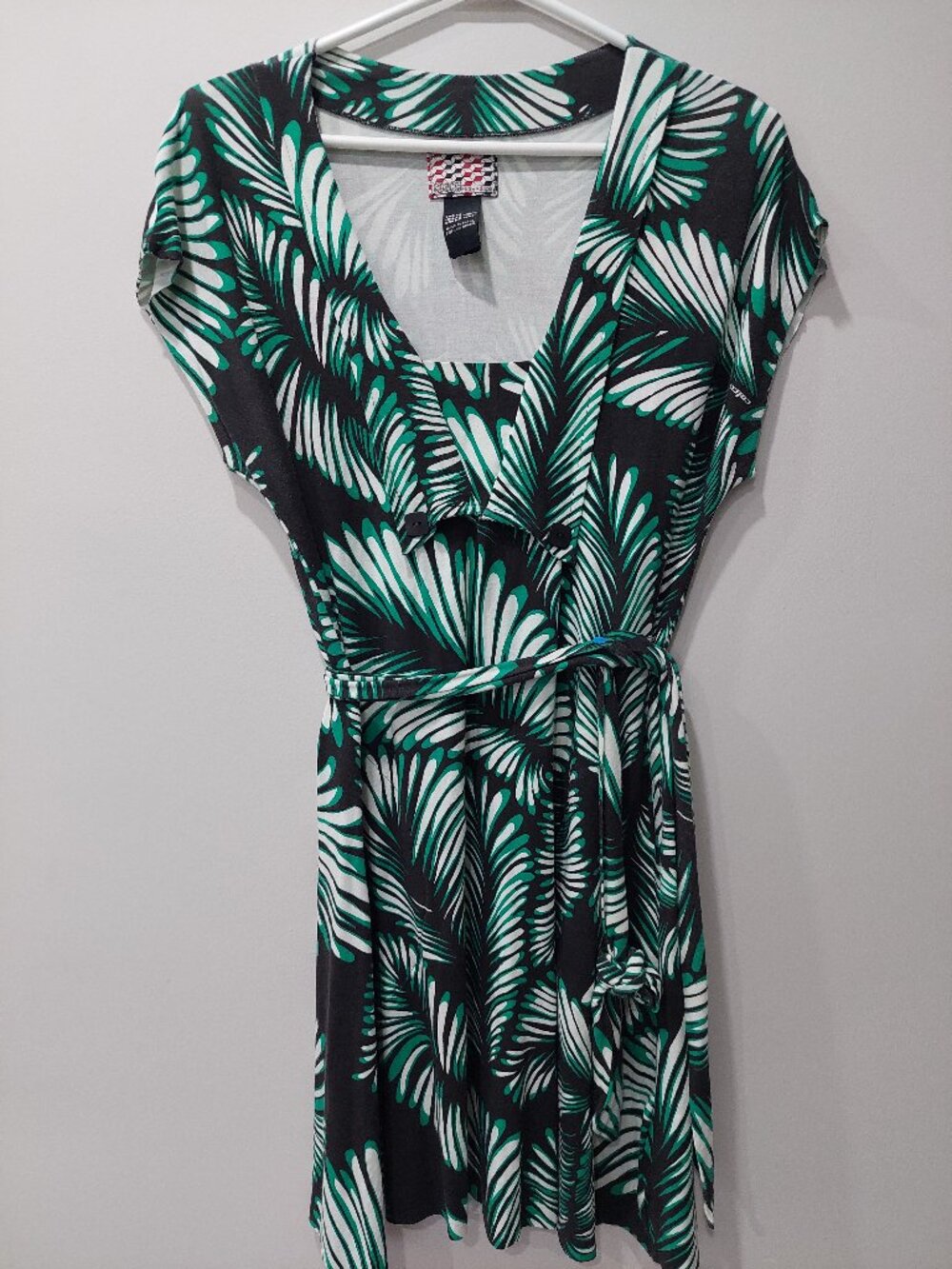Colcci Brazil Size XS Floral Green Palm Leaf Waist Tie Notched or Winged Collar